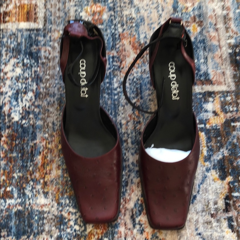 Coup defat heels.